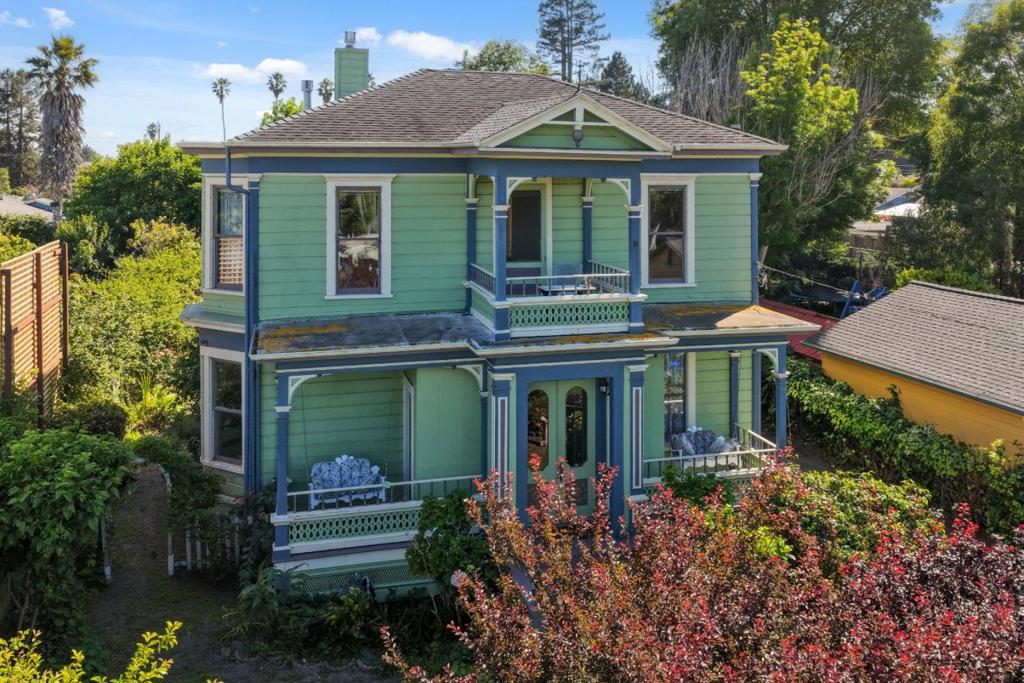 main property photo 41