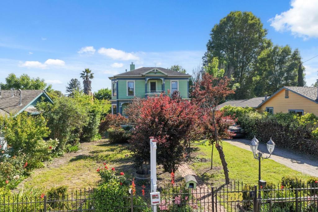 main property photo 43
