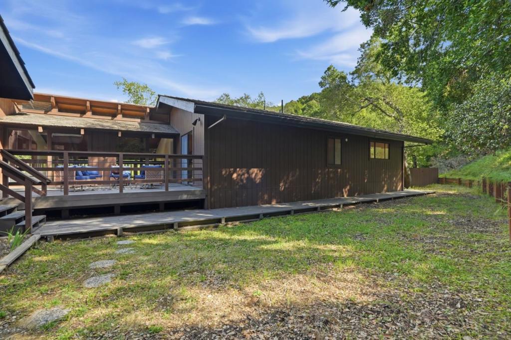 main property photo 41