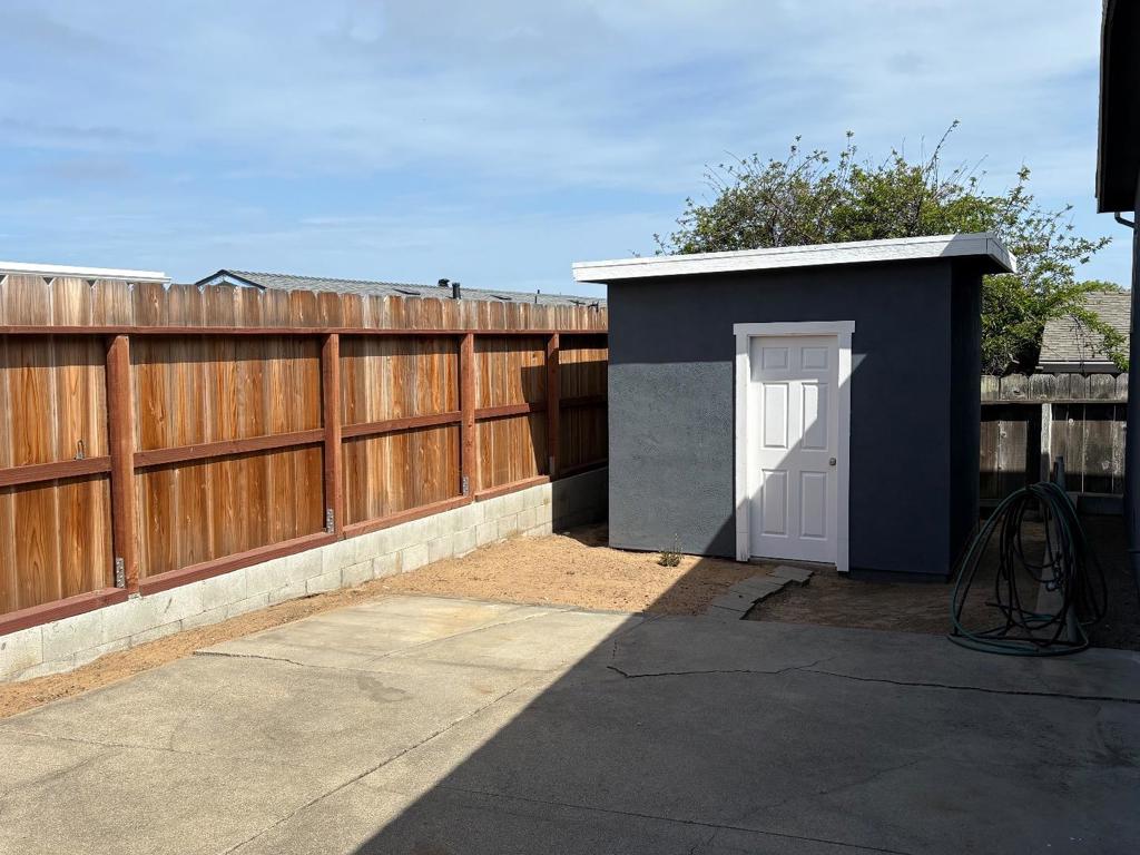 main property photo 28