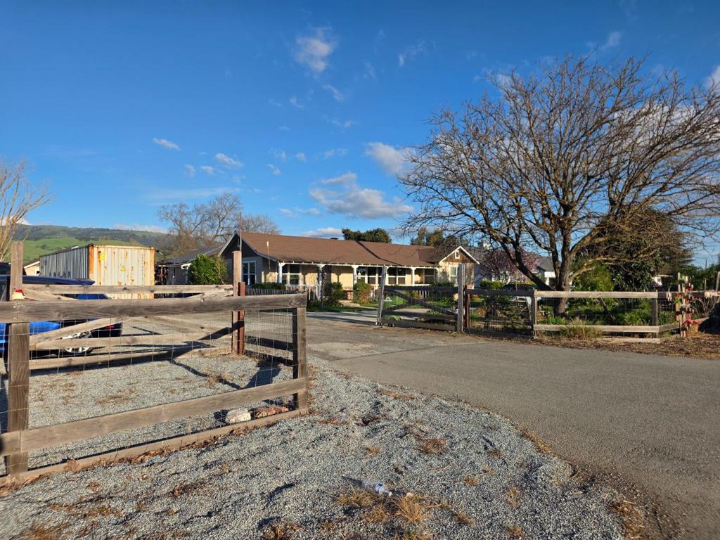 main property photo 14