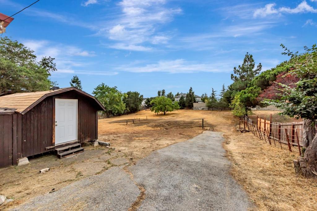 main property photo 54