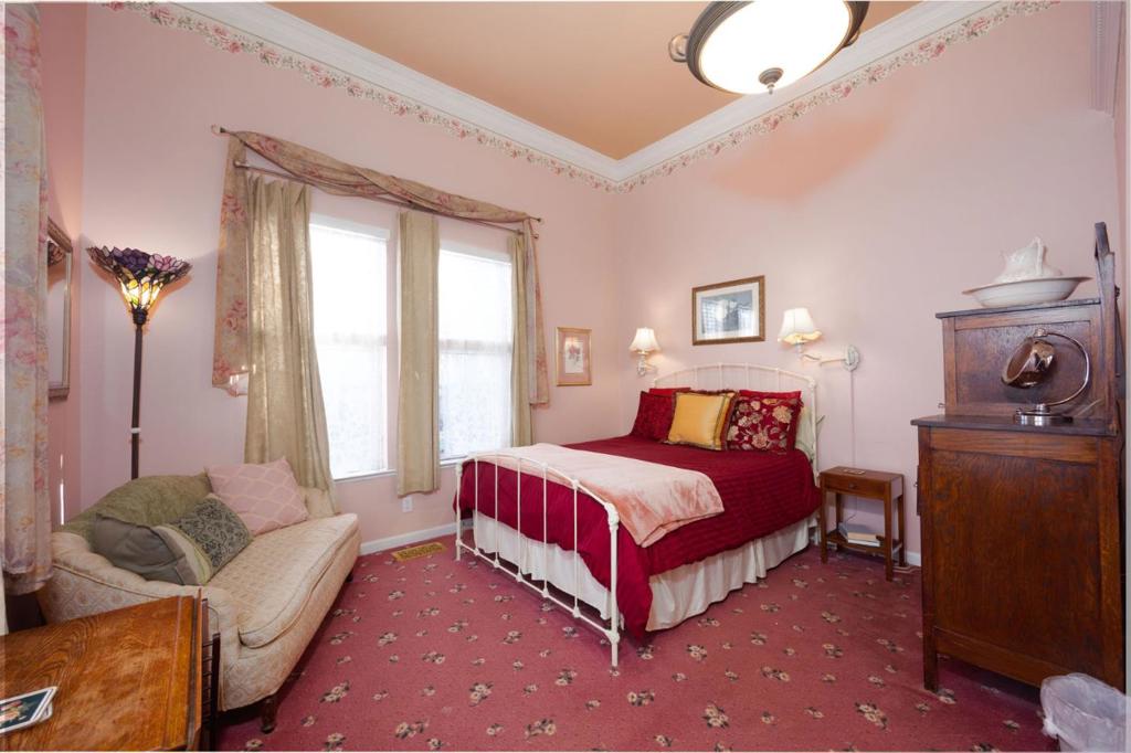 main property photo 24