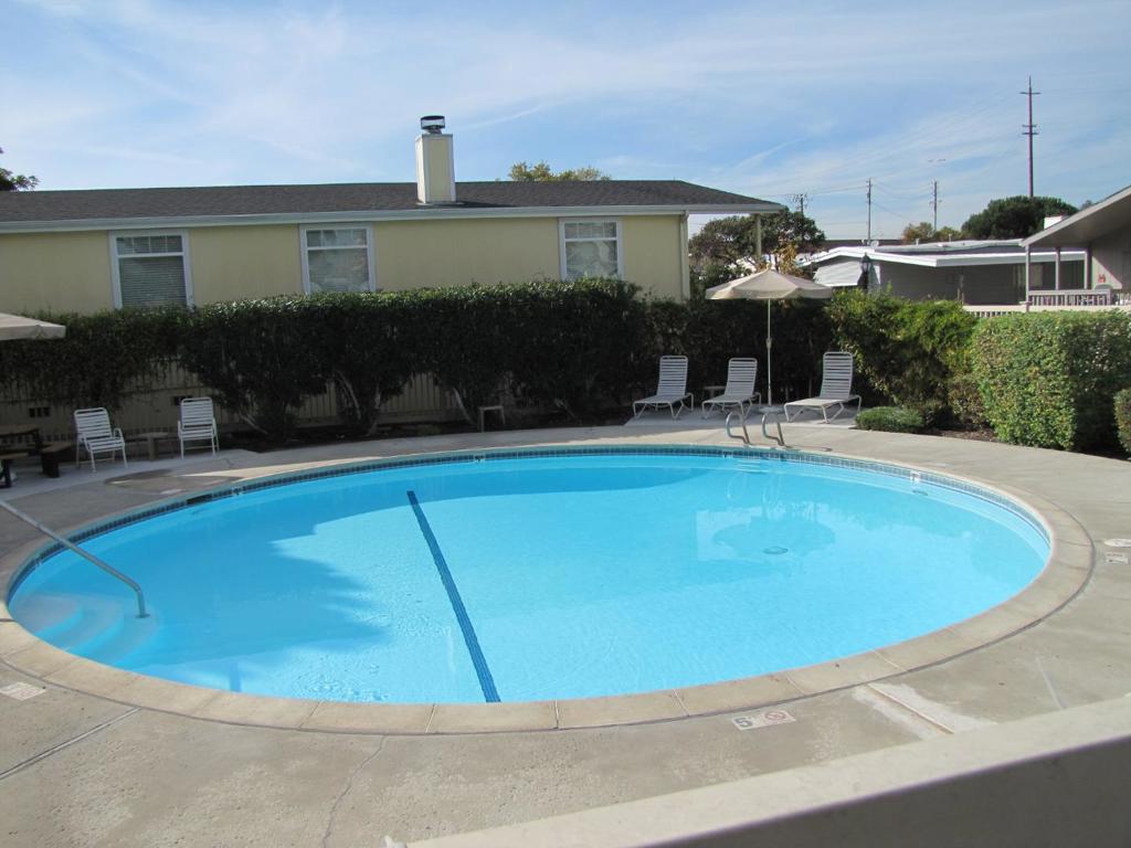 main property photo 33