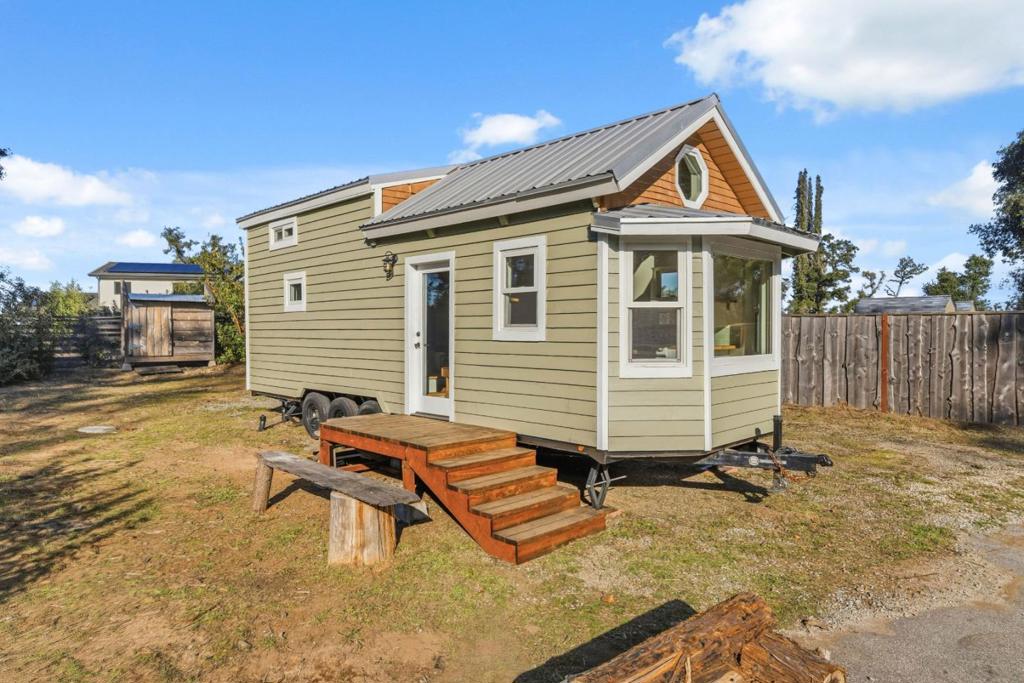 main property photo 11