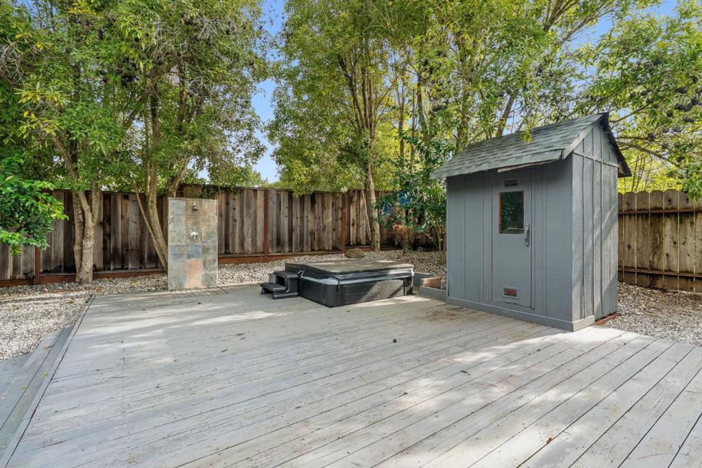 main property photo 60