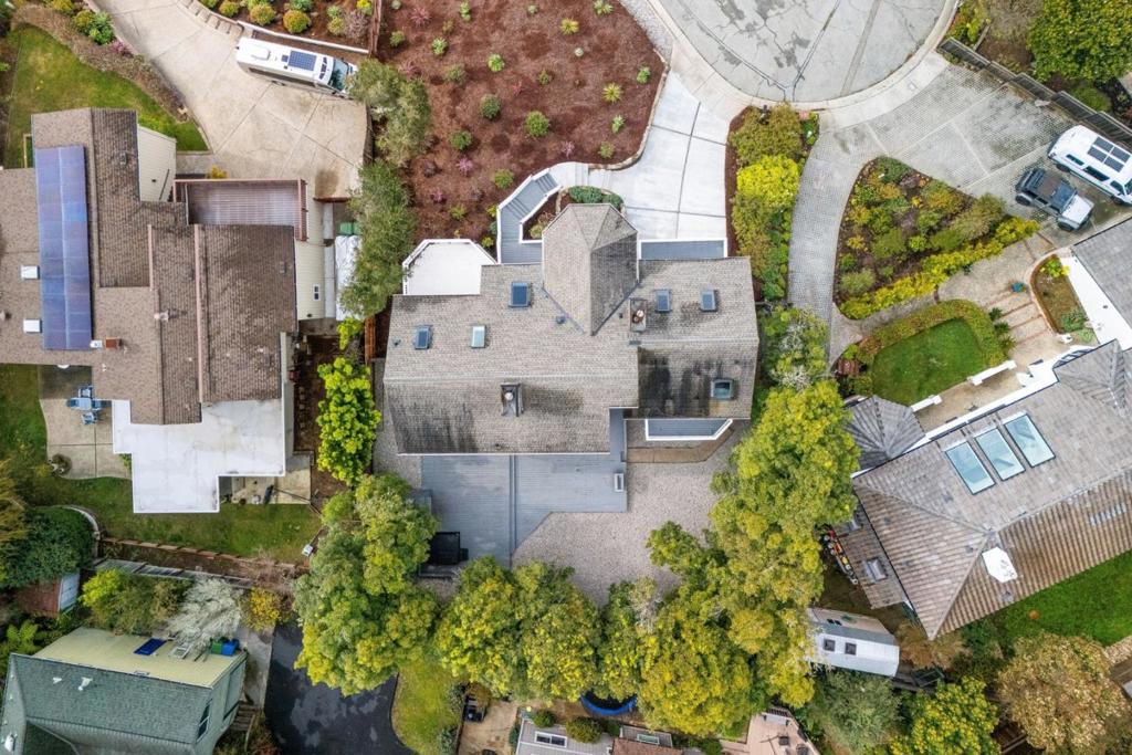 main property photo 70