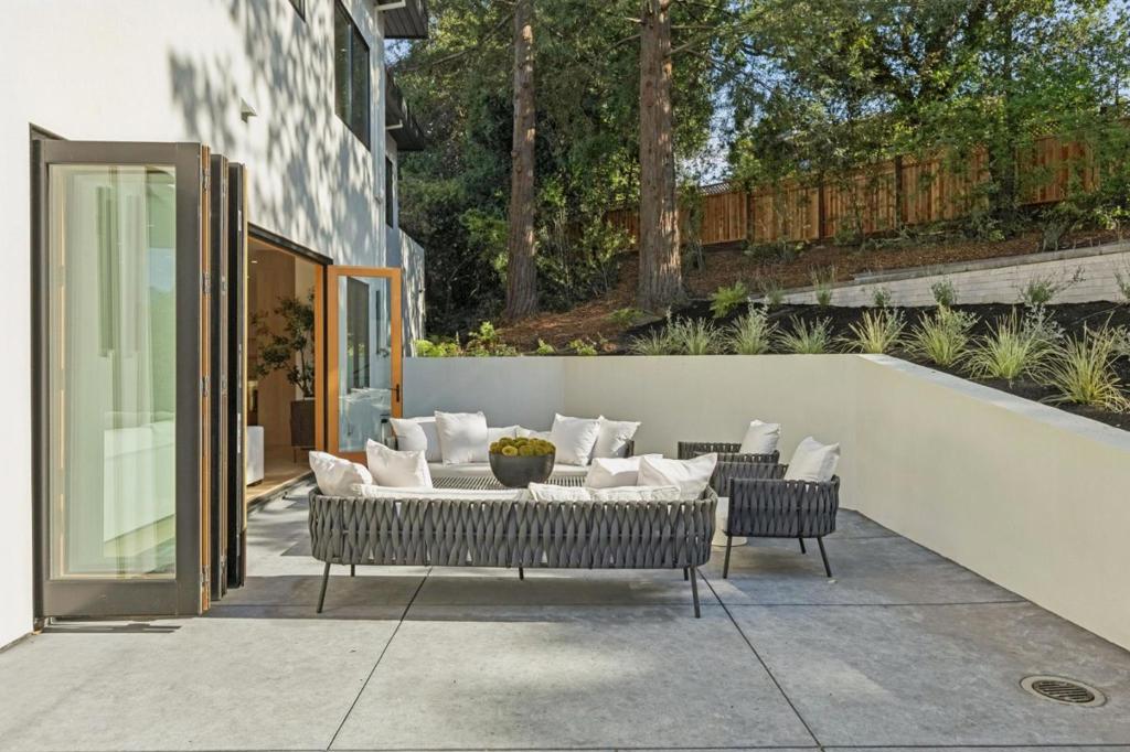 main property photo 68