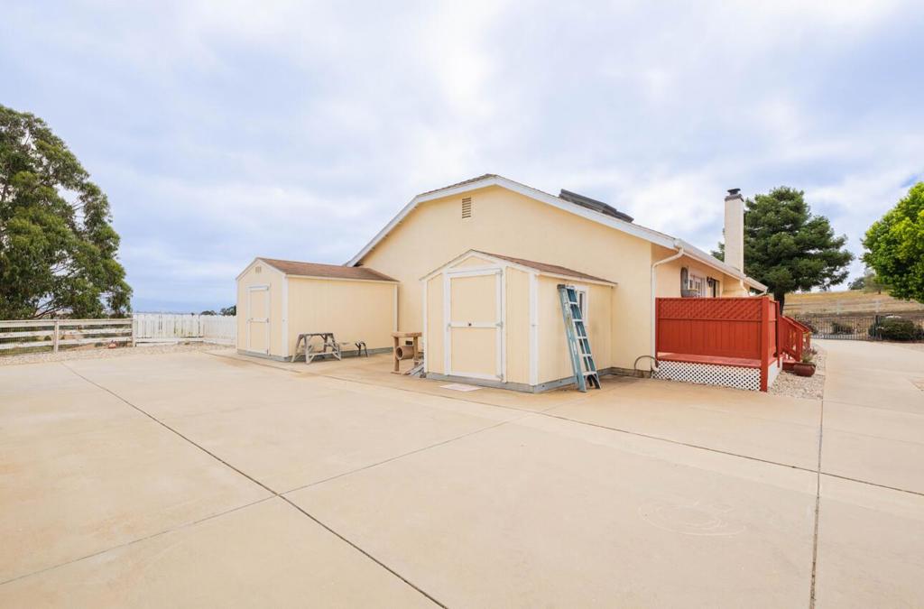 main property photo 45
