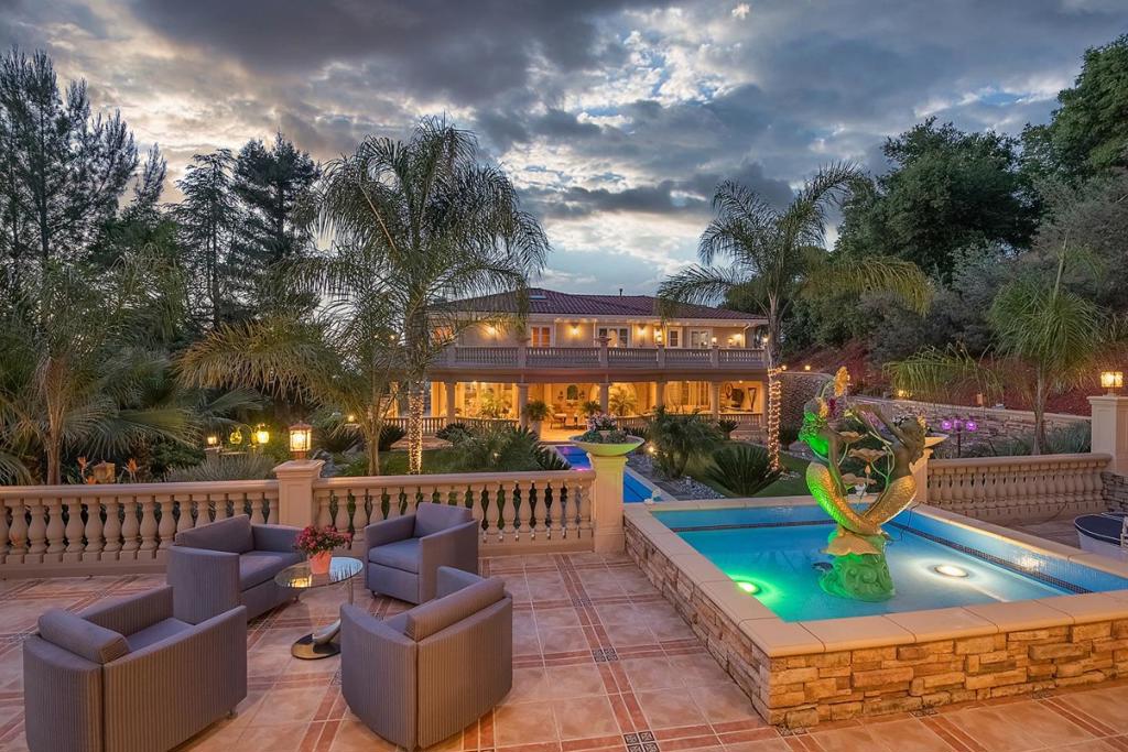 main property photo 59