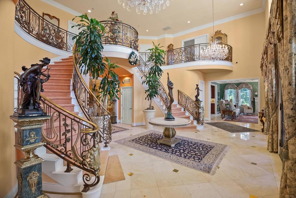 main property photo 8