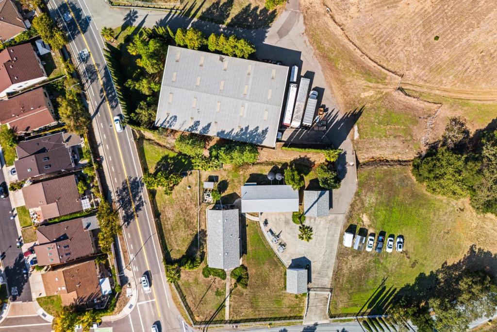 main property photo 8