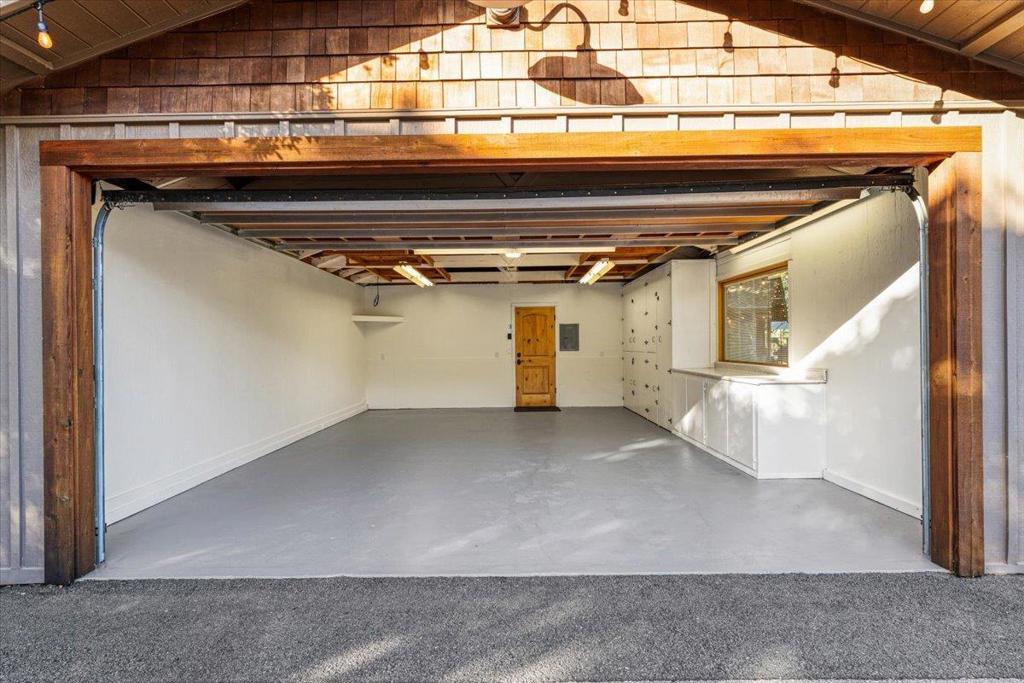 main property photo 78