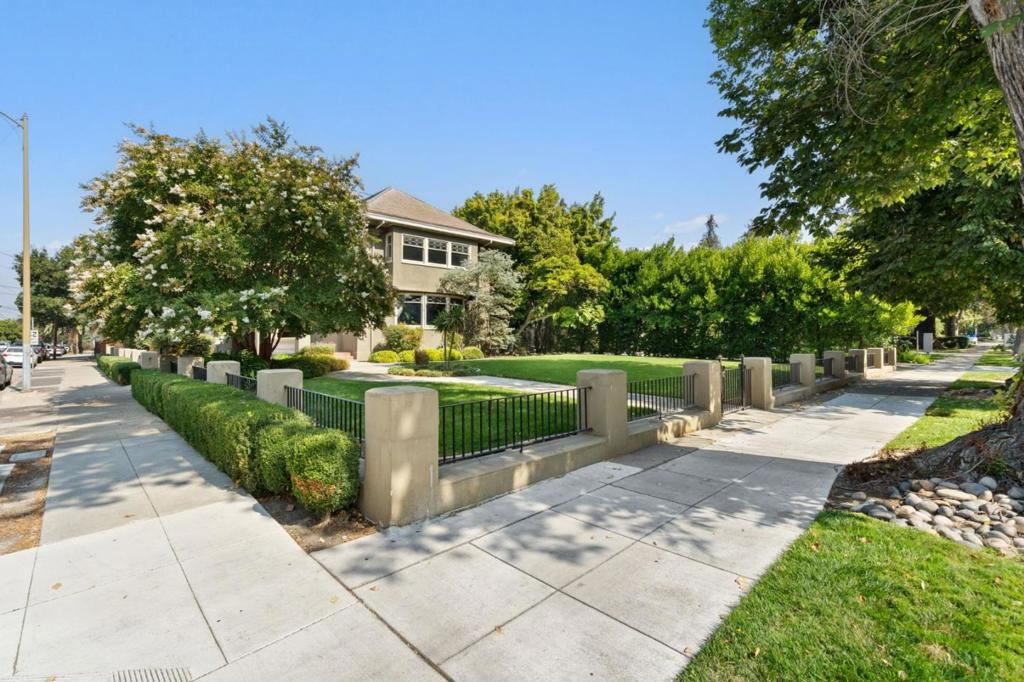 main property photo 79