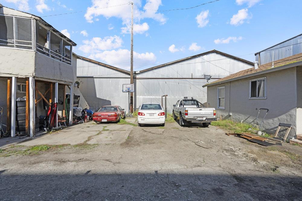 main property photo 14