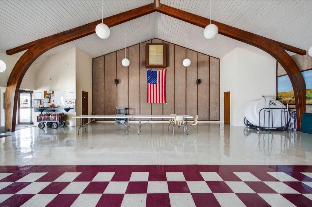 main property photo 23