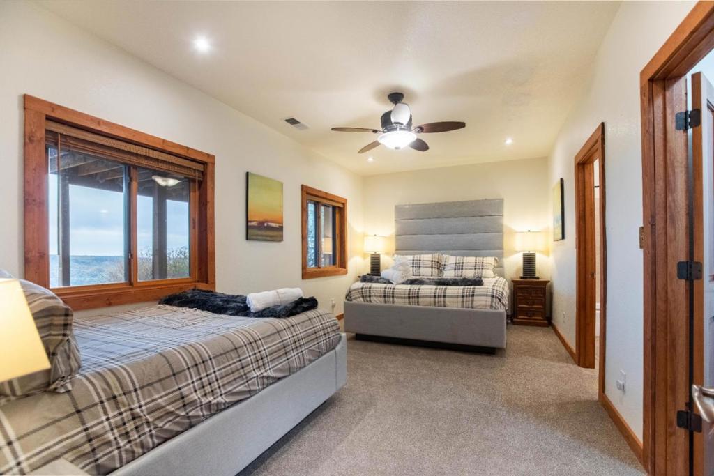main property photo 32