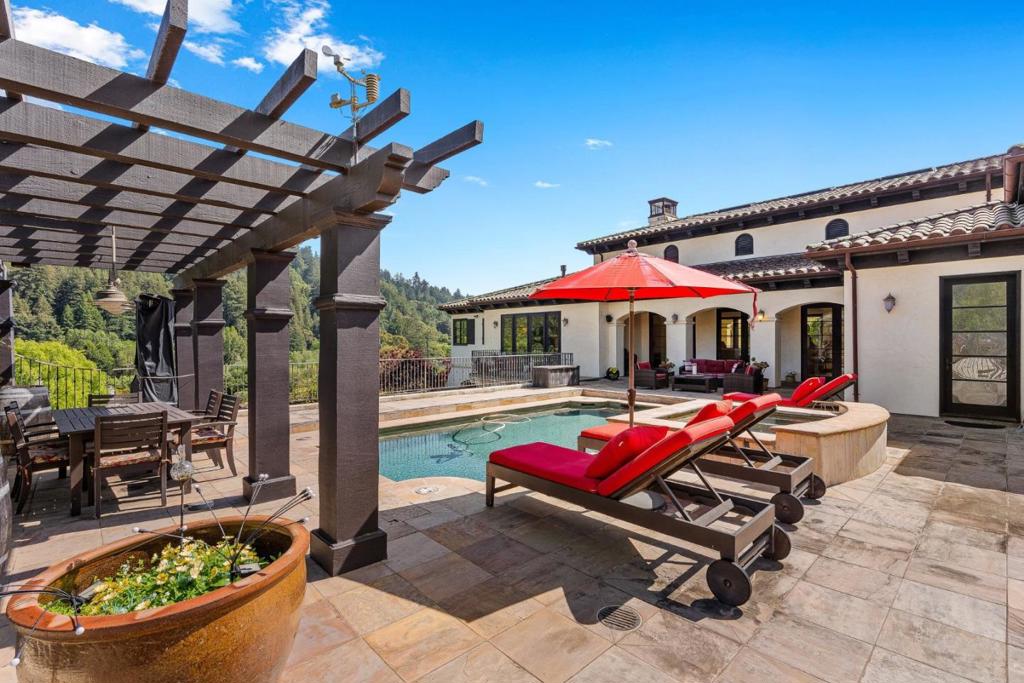 main property photo 60
