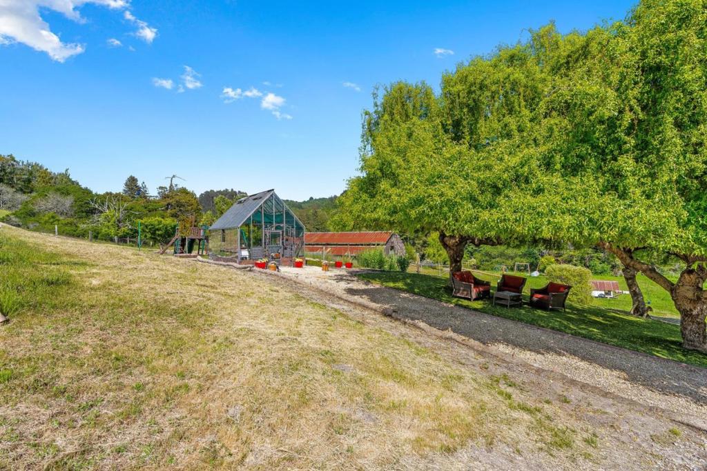 main property photo 75