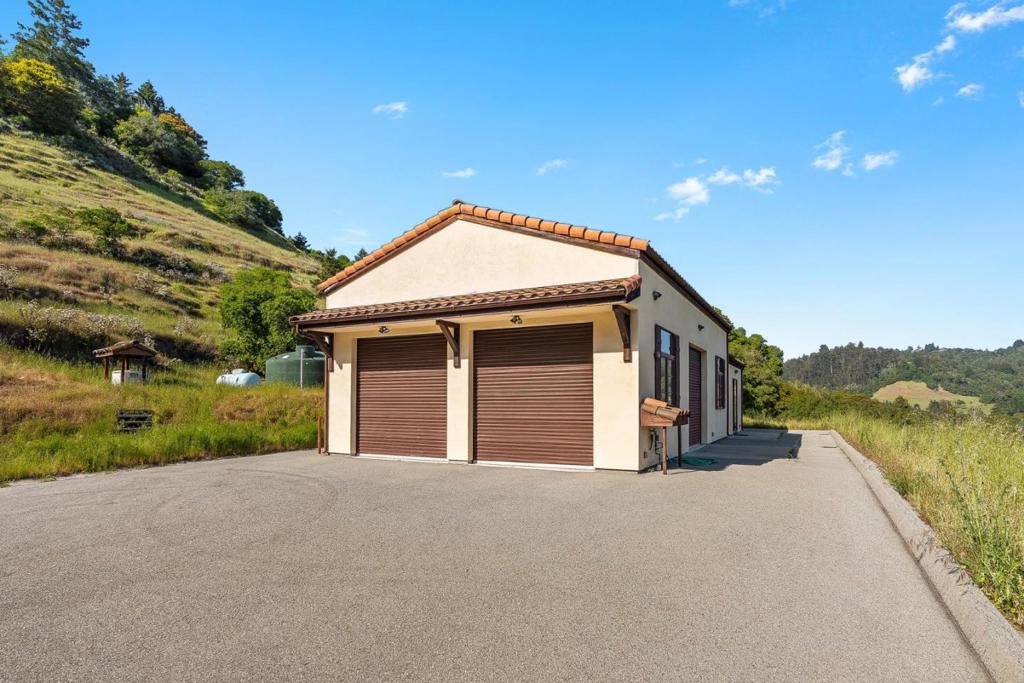 main property photo 85