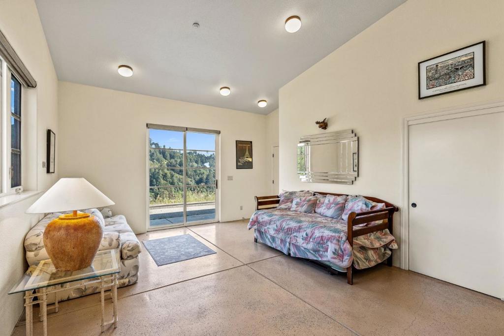 main property photo 89