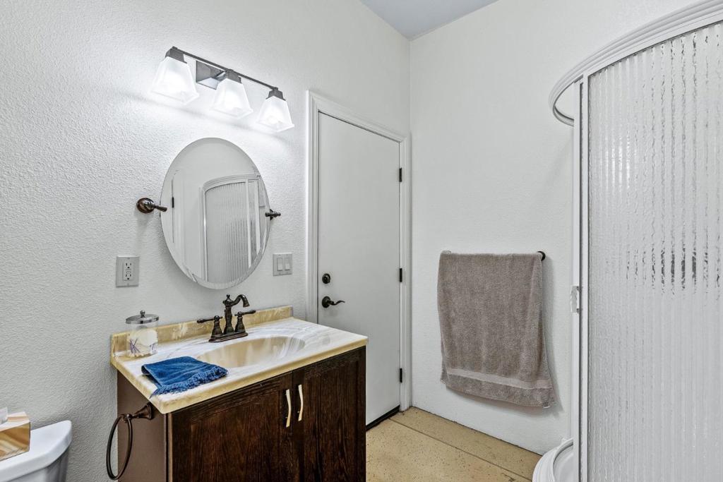 main property photo 90