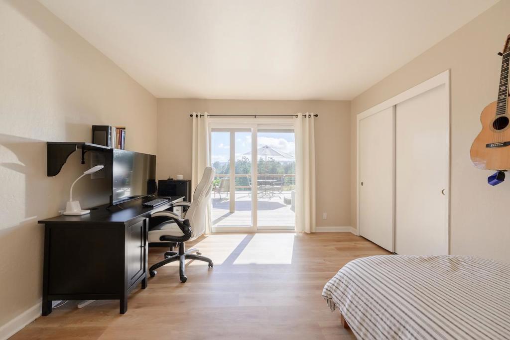 main property photo 80