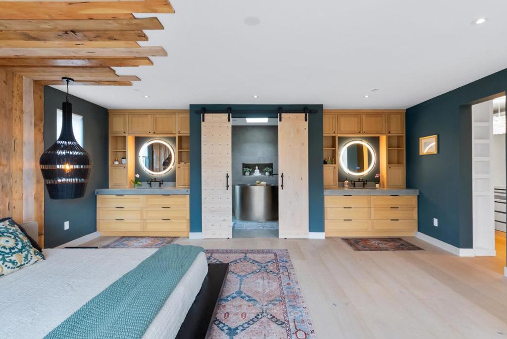 main property photo 64