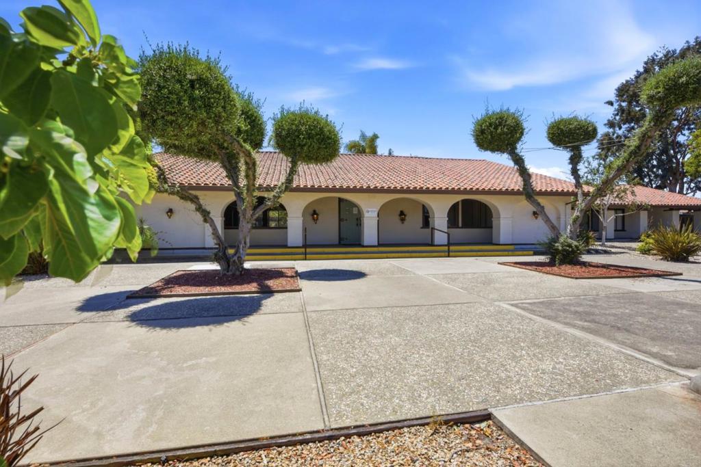 main property photo 41
