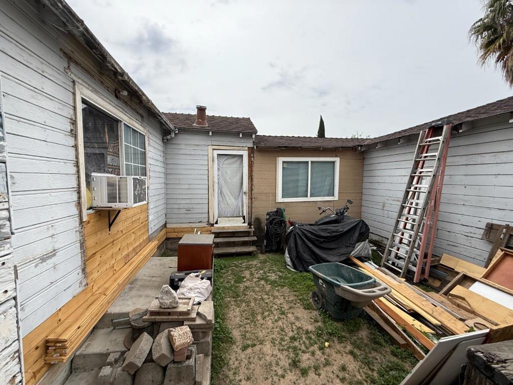 main property photo 13