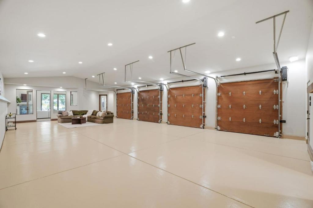 main property photo 60