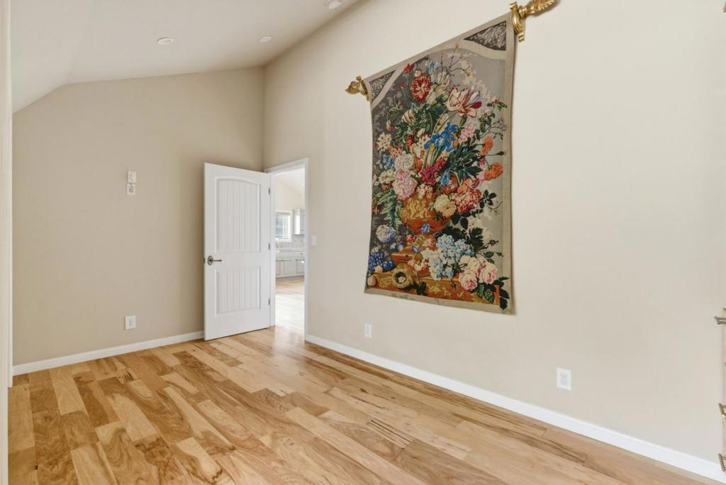 main property photo 79