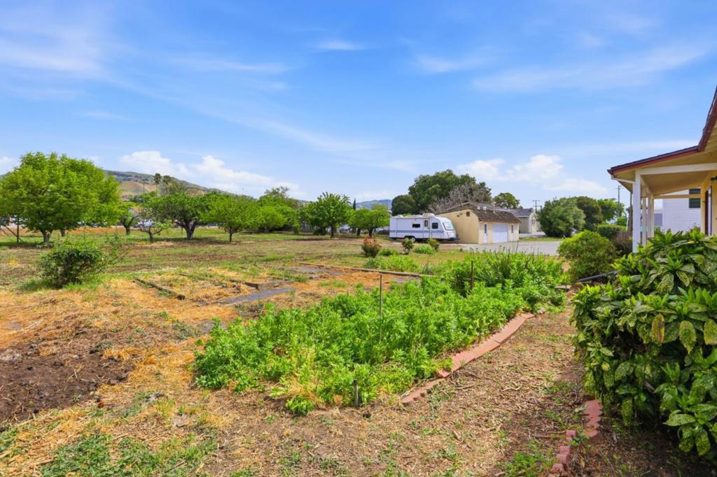 main property photo 49