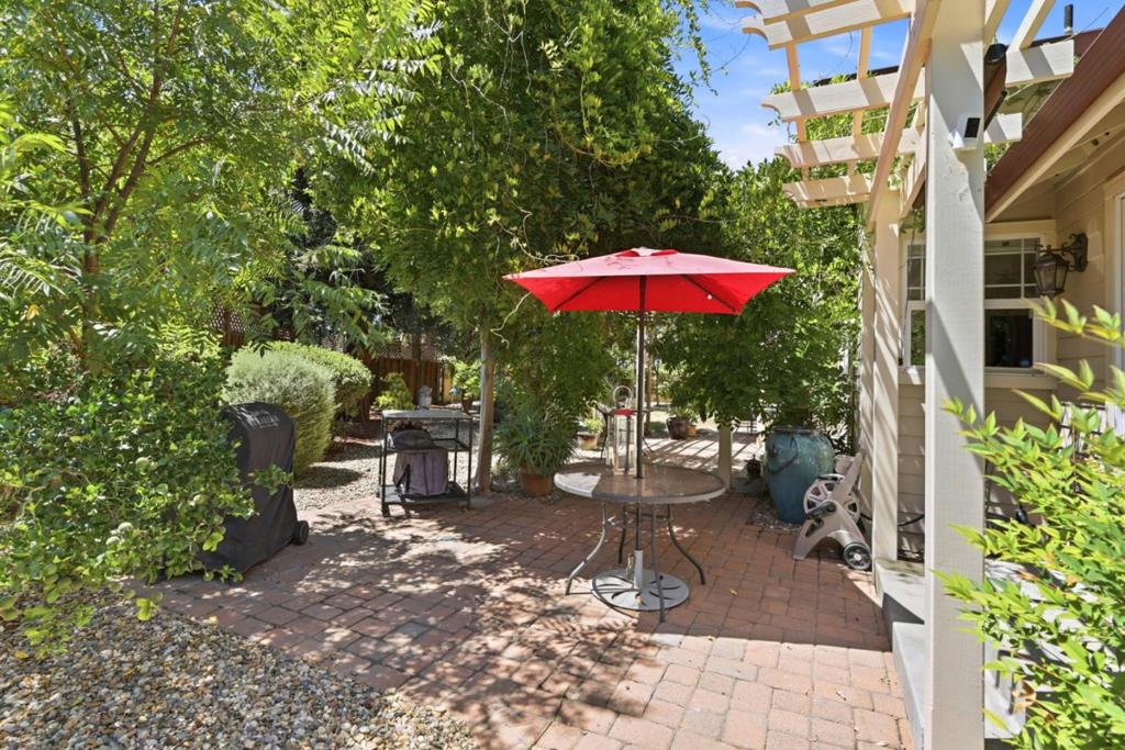 main property photo 67