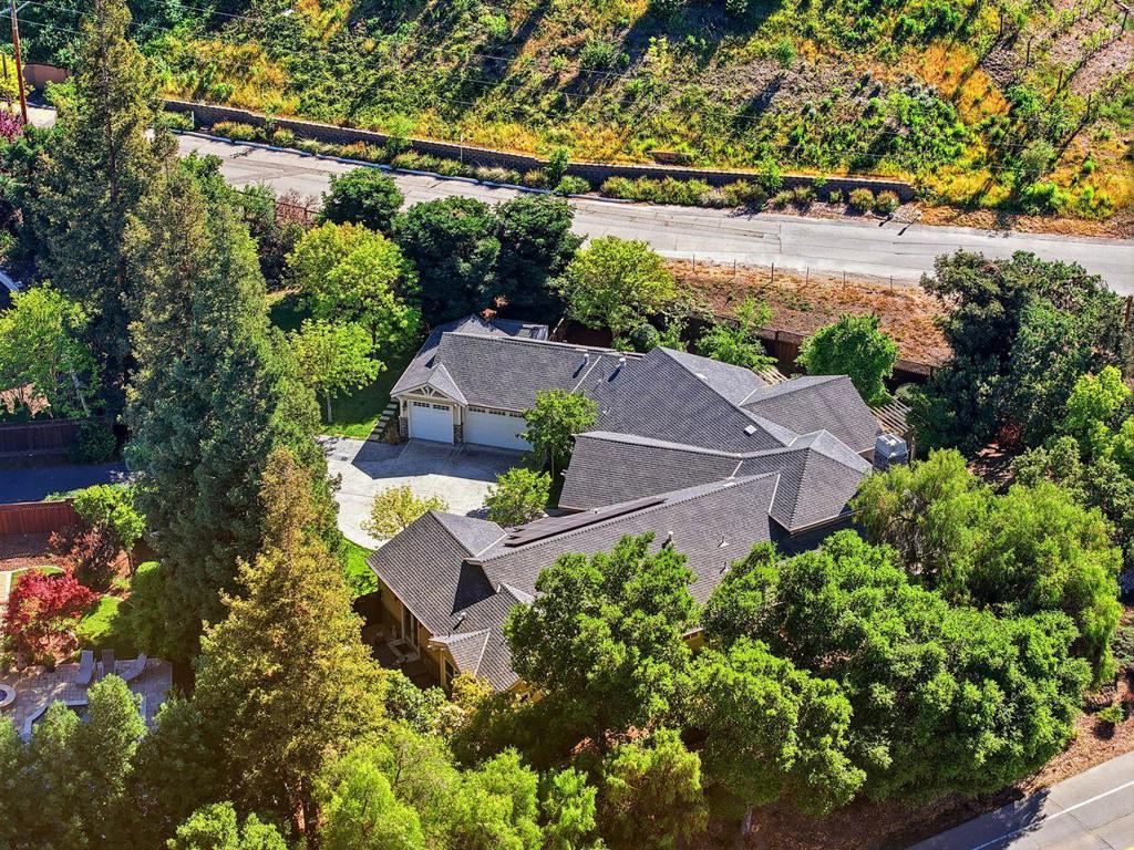 main property photo 76