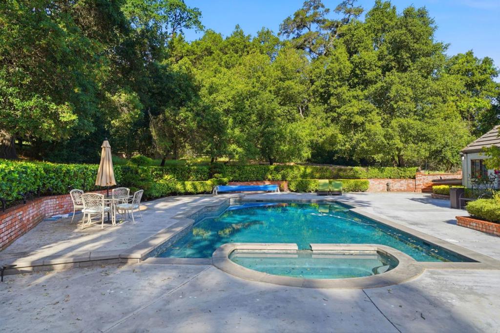 main property photo 65