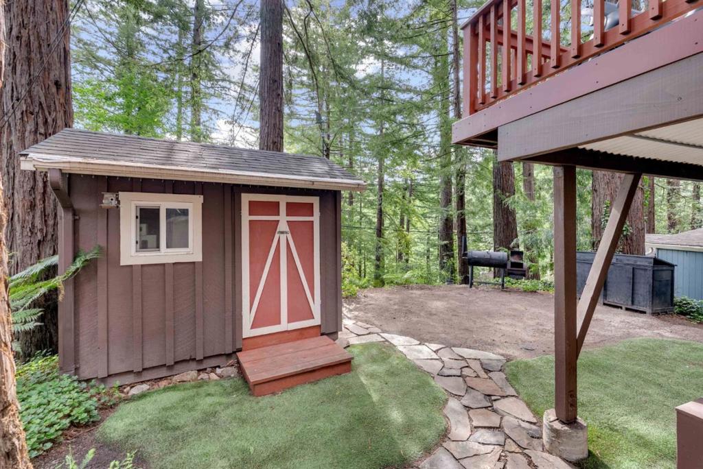 main property photo 40