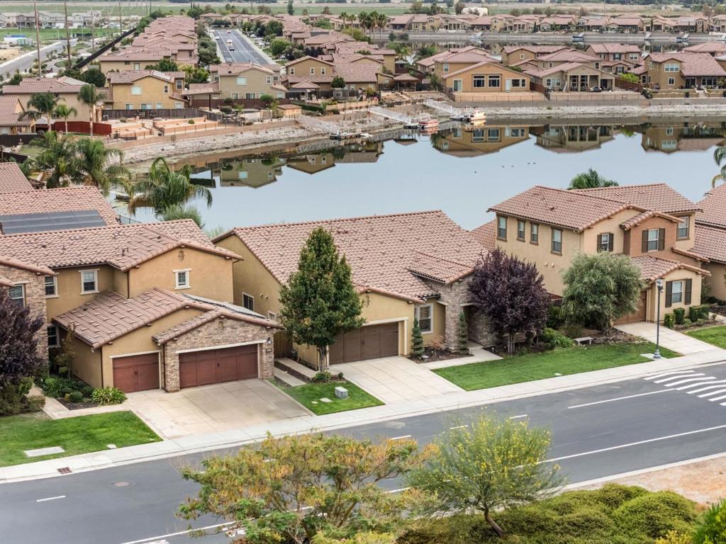 main property photo 62