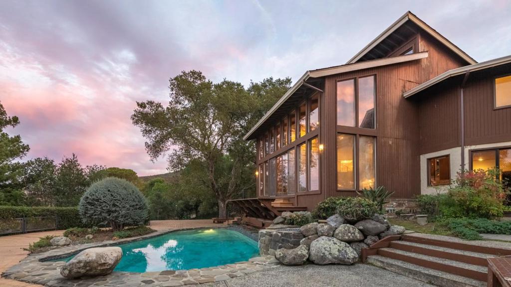 main property photo 51