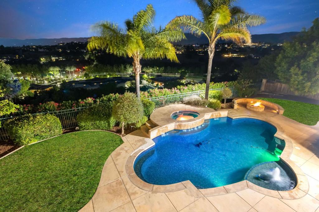main property photo 10