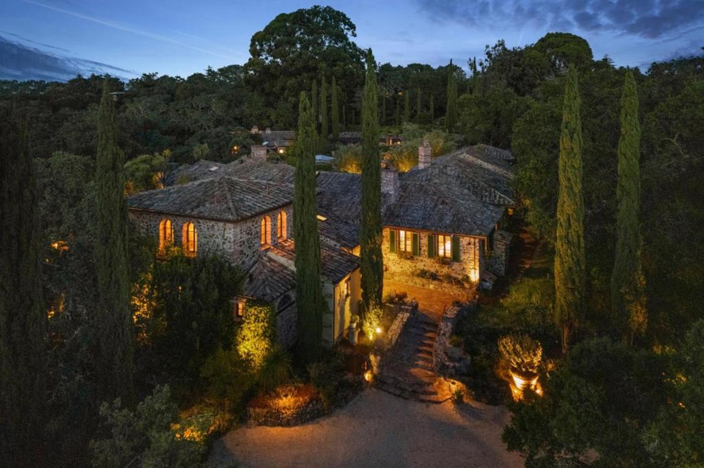 main property photo 4