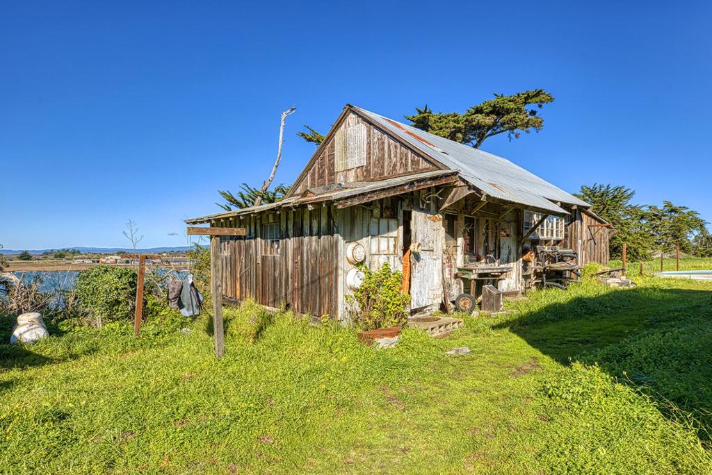 main property photo 31