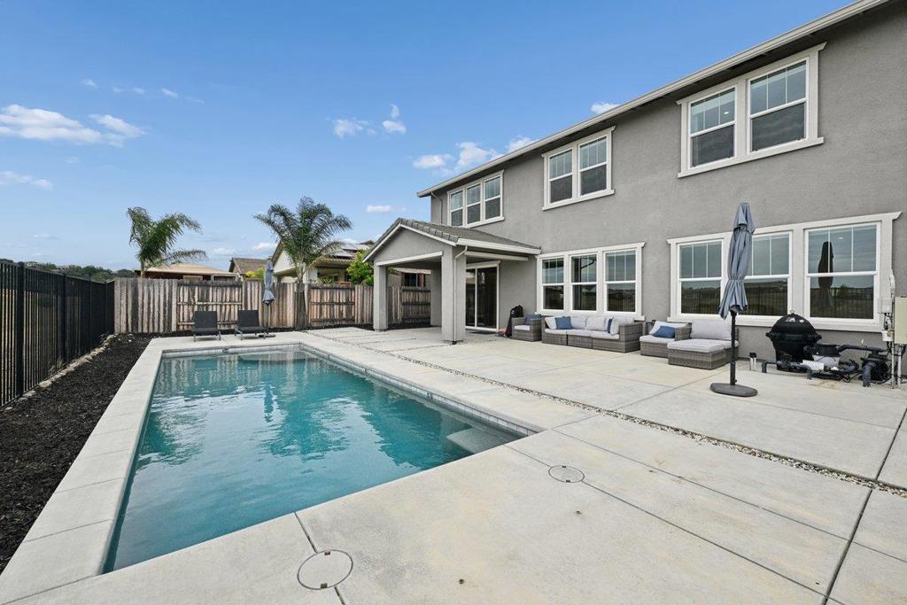 main property photo 76