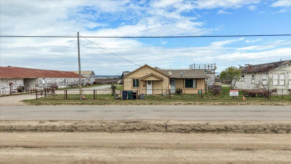main property photo 24