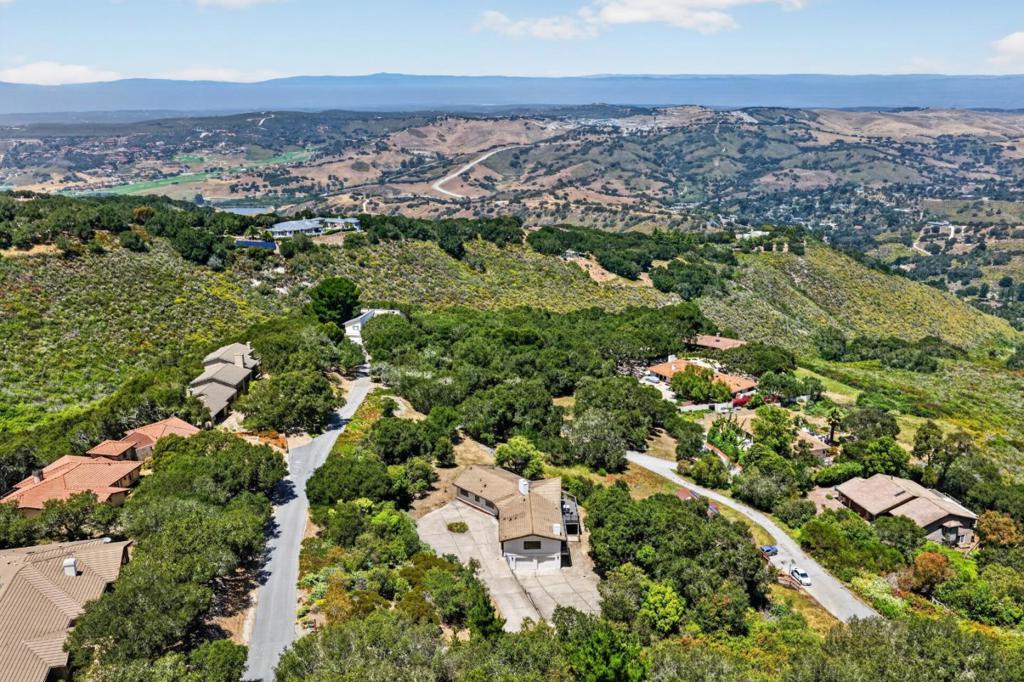 main property photo 40
