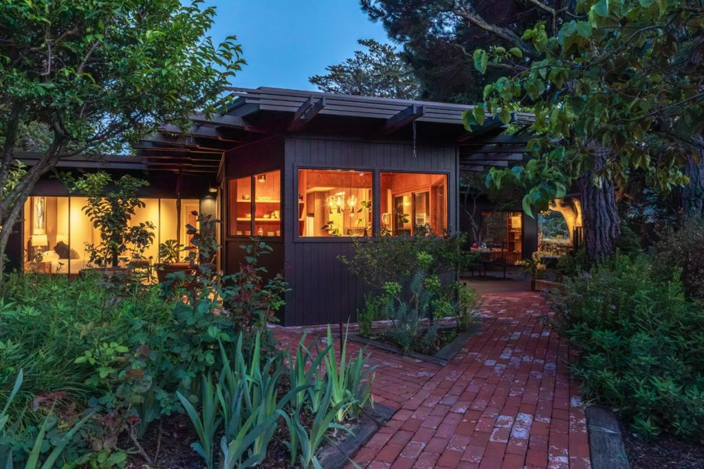 main property photo 51