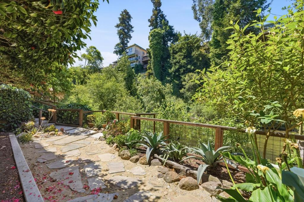 main property photo 64
