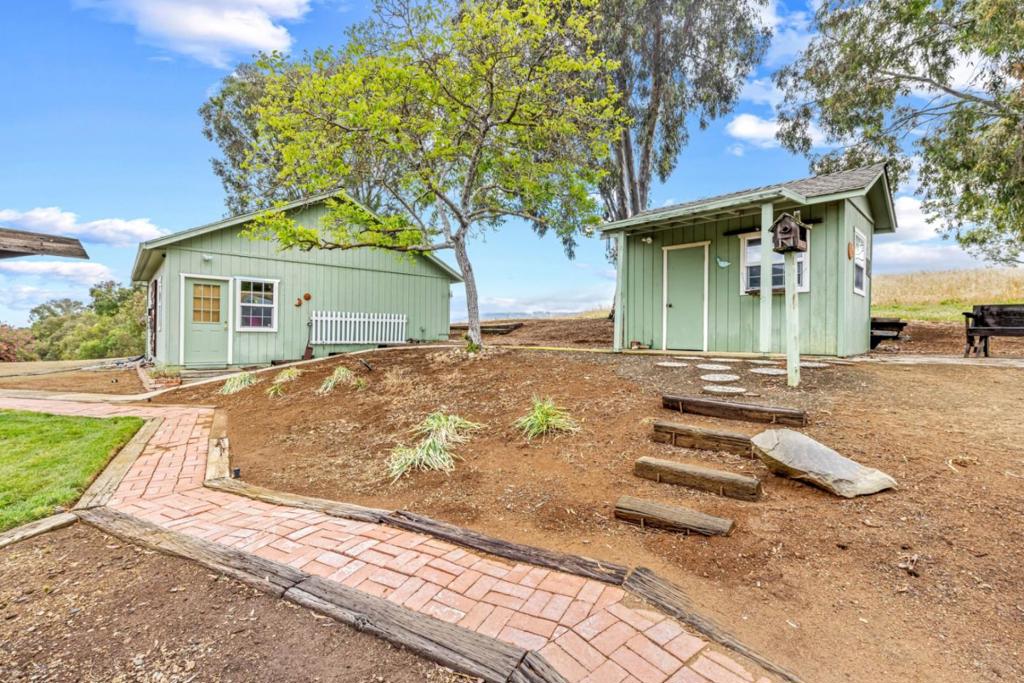 main property photo 68