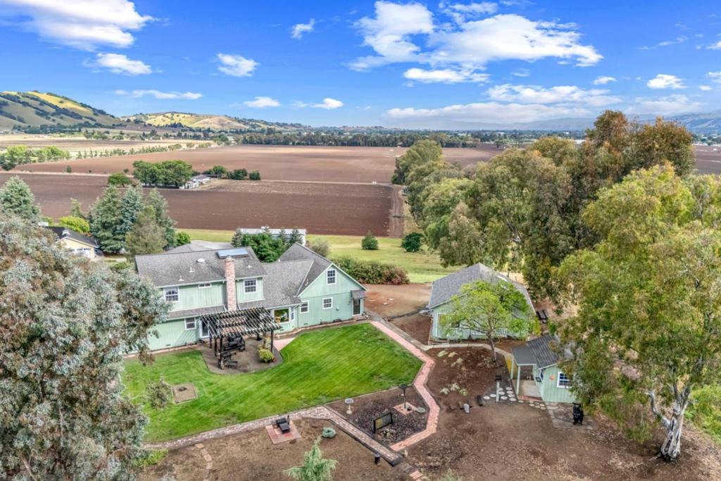 main property photo 81