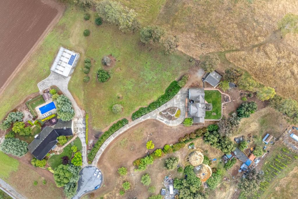 main property photo 89